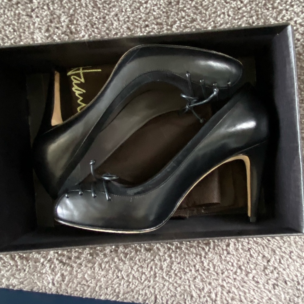 Cole Haan Violet Air Black Lace Up Pumps